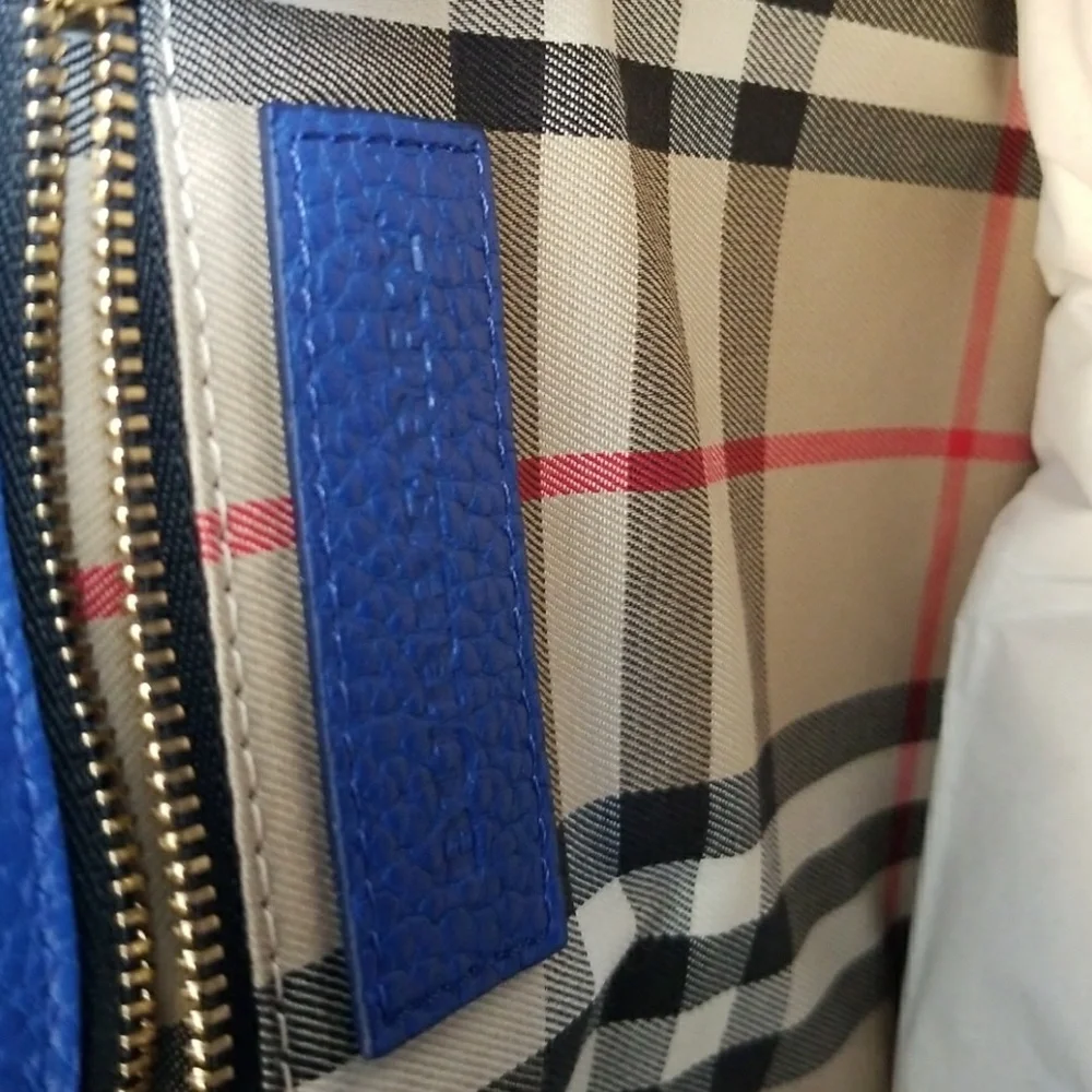 Burberry Cale Hobo Grainy Leather Medium (NWT) - Picture 3 of 6